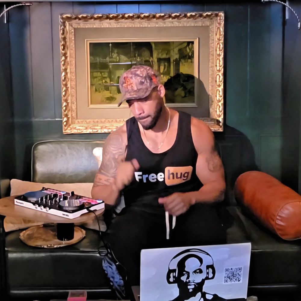 Look Book — Free Hug tank, on the decks