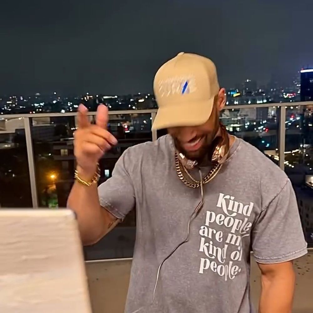 Look Book — Kind People tee, rooftop
