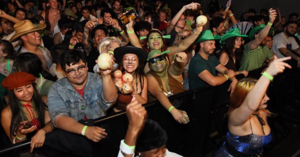 Onions and Ogres: ‘Shrek’-Themed Rave Returns to LA https://t.co/vwQswWbnSM
