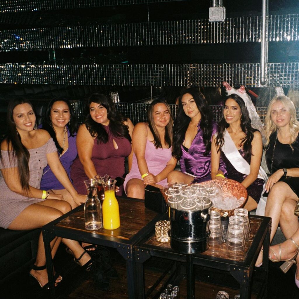 Have a #GirlsNightOut coming up? 👯‍♀️👯‍♀️👯‍♀️👯‍♀️👯‍♀️

Spend it with us at The Reserve! 

To book a table (213) 716…